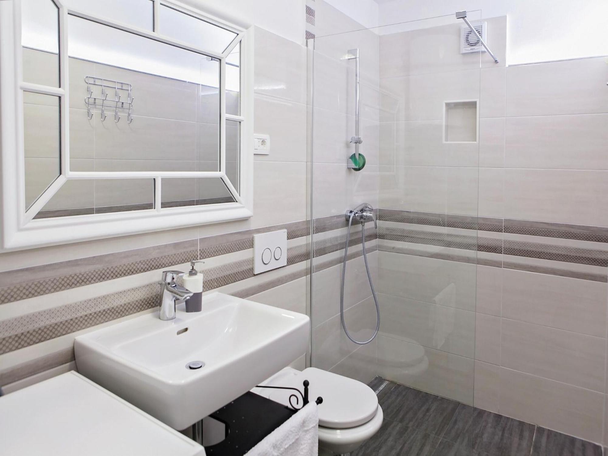 Cozy Apartment With A Balcony And A Sea View Brela Ngoại thất bức ảnh