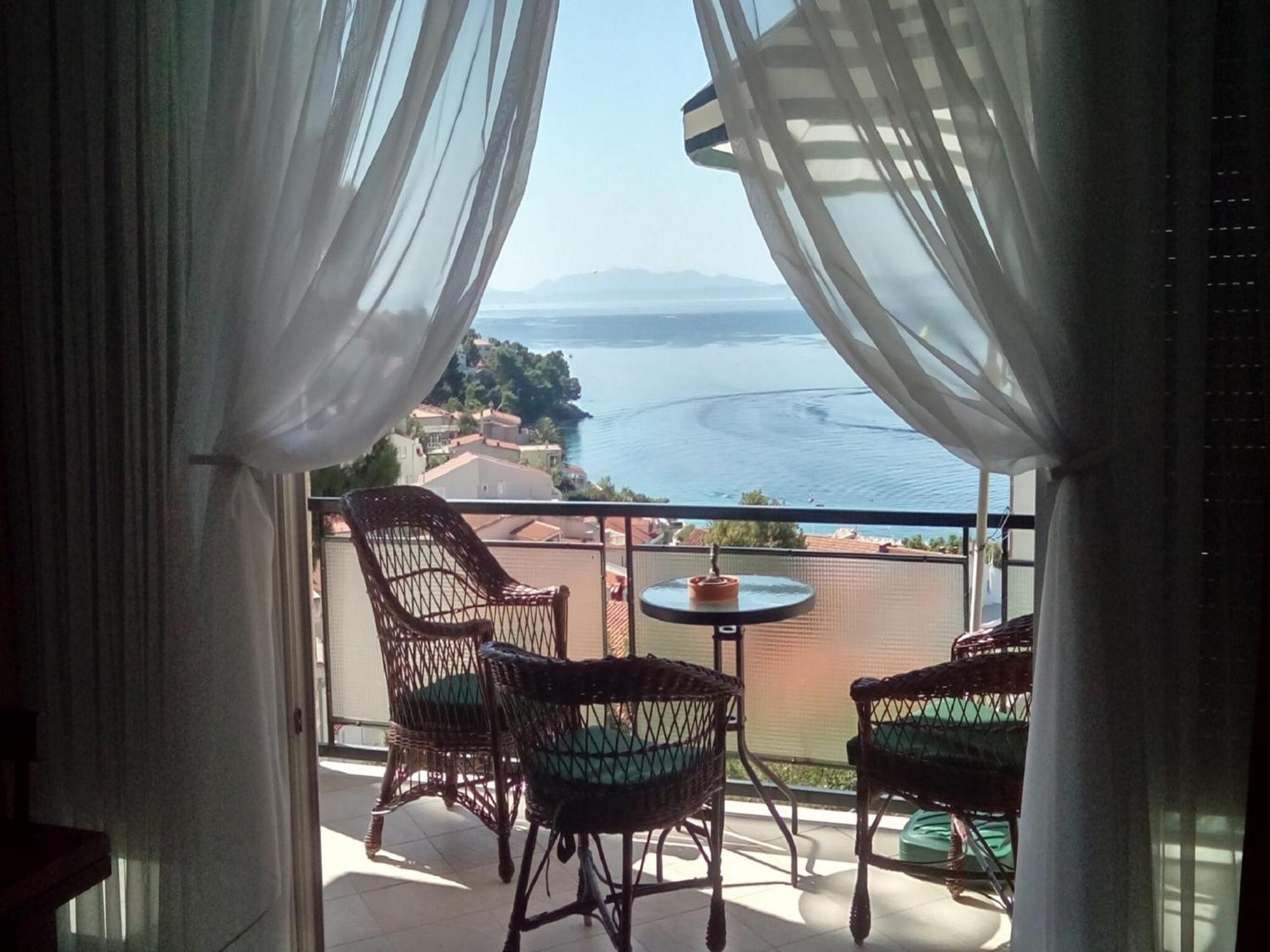 Cozy Apartment With A Balcony And A Sea View Brela Ngoại thất bức ảnh